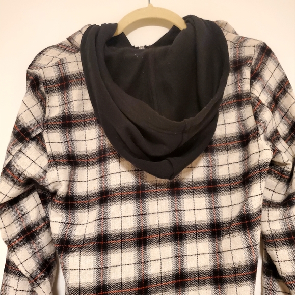 Plaid shirt with built-in hoodie - Picture 5 of 5